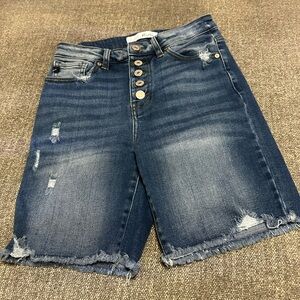 KanCan Women’s Shorts Size Small
Distressed Pre-owned